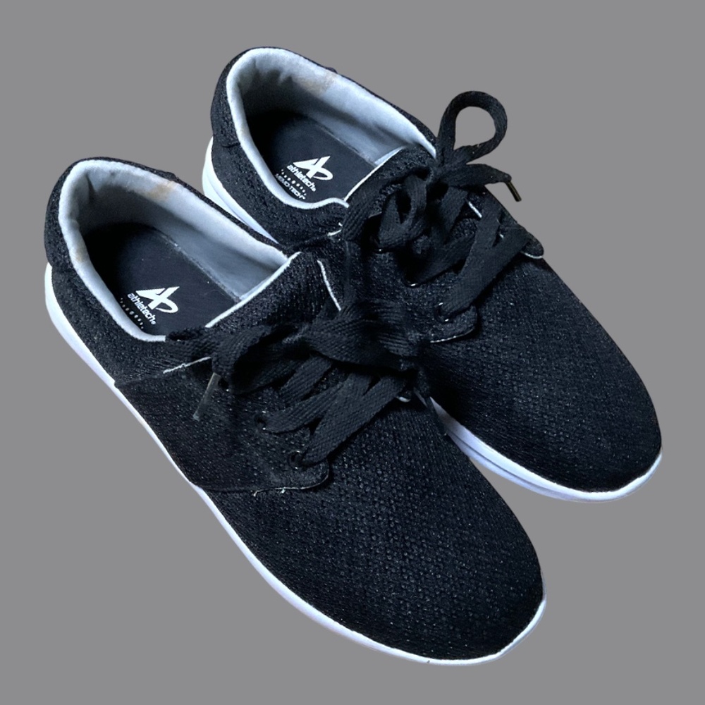 VTG black Athletech brand sneakers, MEMO-TECH model, designed for comfort